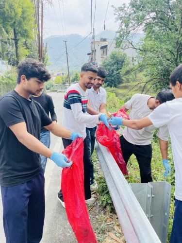 Cleanliness Drive DMS Bhimtal KU Nainital (5)