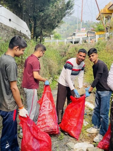 Cleanliness Drive DMS Bhimtal KU Nainital (7)