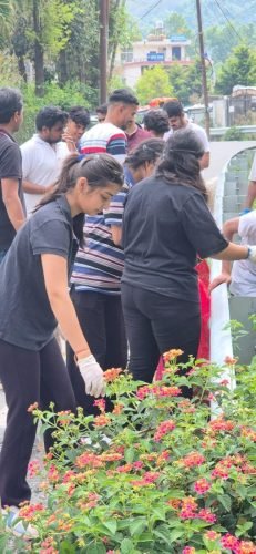 Cleanliness Drive DMS Bhimtal Kumaun University (2)